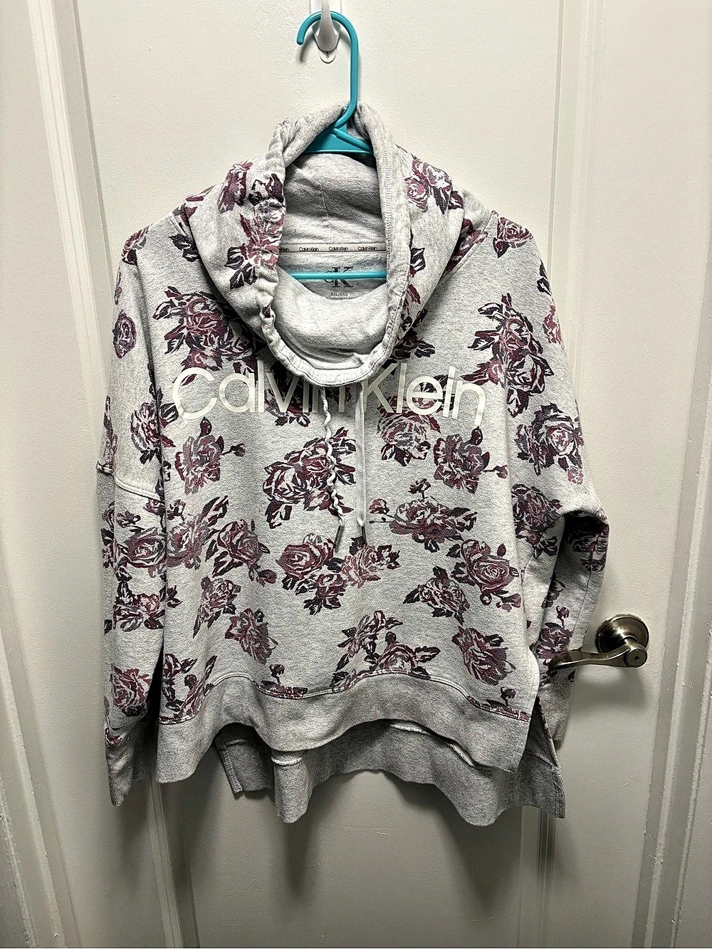 Calvin Klein Floral Pullover Hoodie in Gray XXL. EUC.